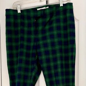 Classic Vineyard Vines wool ladies slacks.
